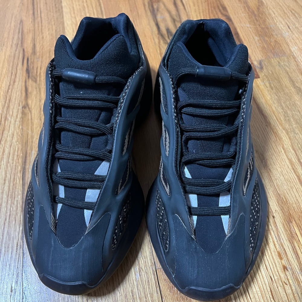 Men's Black Athletic Shoes
